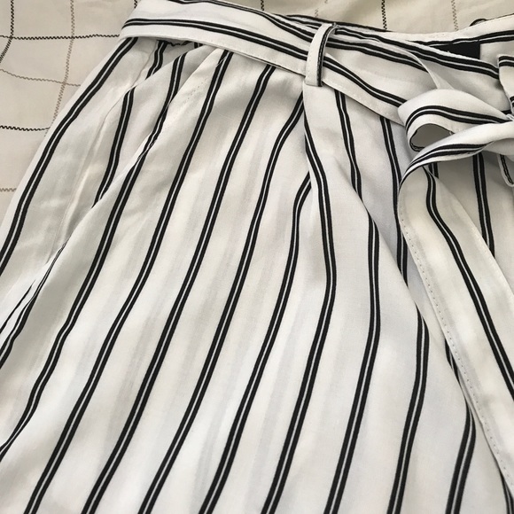 F21 flowy striped shorts - Picture 2 of 5